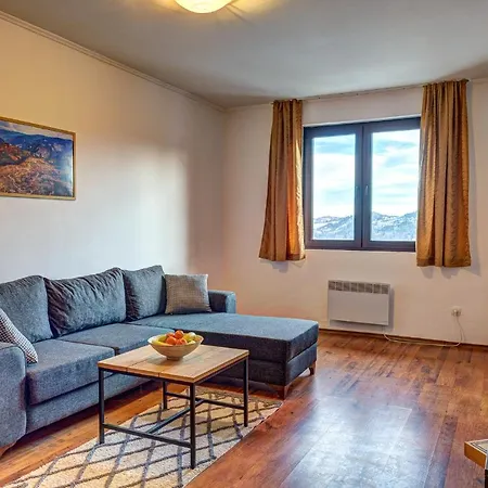 Complex Silver Hills