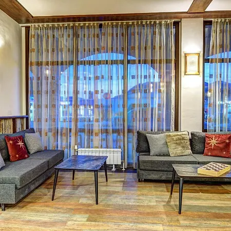 Complex Silver Hills