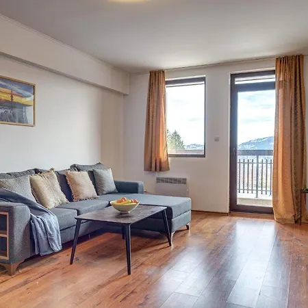 Complex Silver Hills