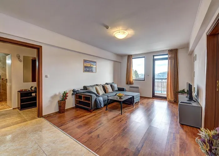 Complex Silver Hills Aparthotel